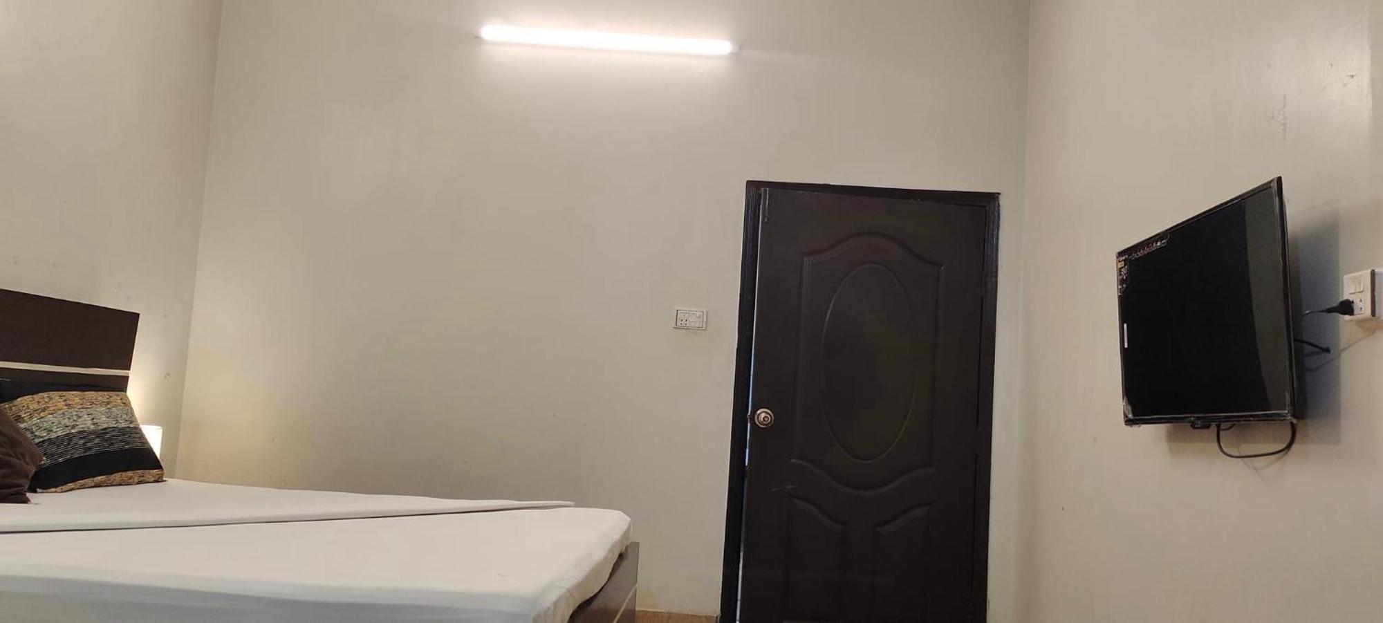 The Royal Palace Guest House Hyderabad Buitenkant foto