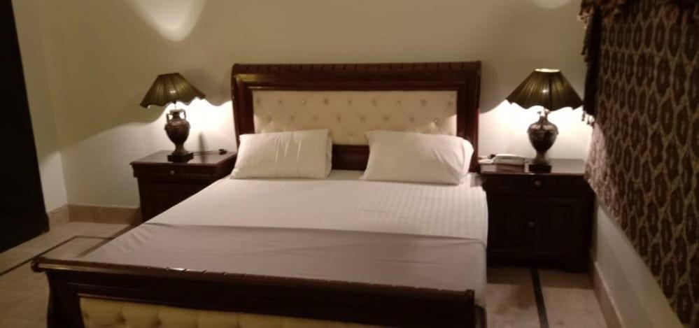 The Royal Palace Guest House Hyderabad Buitenkant foto